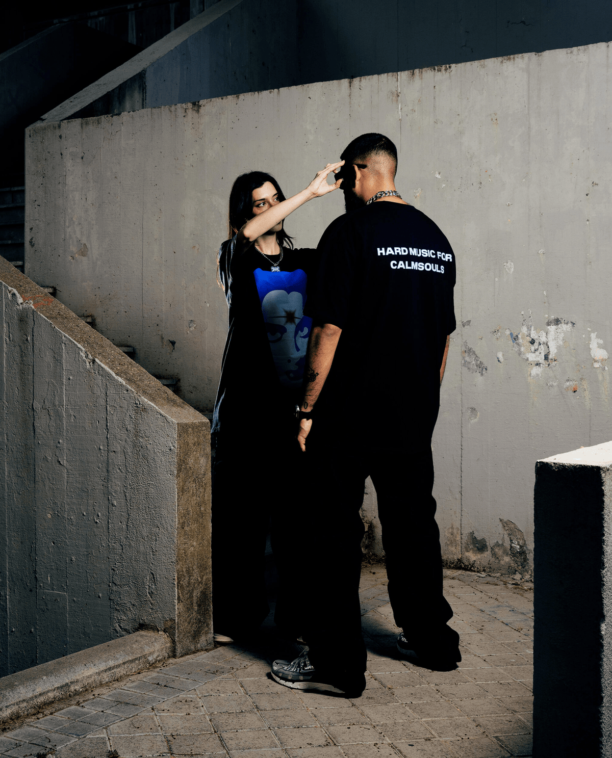 Abhir - Camiseta "Bindhi" Negra - D2fy - Direct To Fans - ABHIR