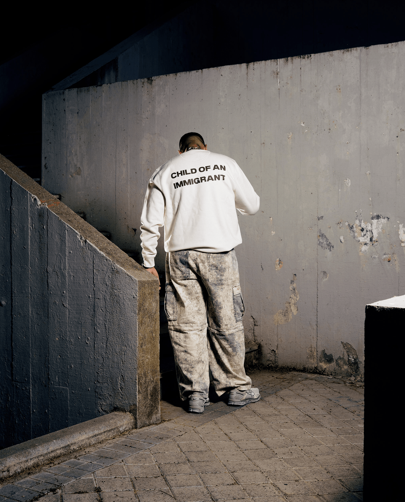 Abhir - Sudadera Crewneck «Hijx de un inmigrante» Blanco Marfil - D2fy - Direct To Fans - ABHIR