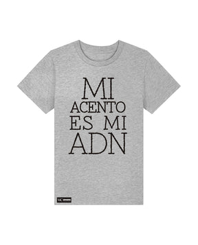 Manuel Carrasco - Camiseta Niño "Mi Acento" Gris - D2fy - Direct To Fans - Manuel Carrasco