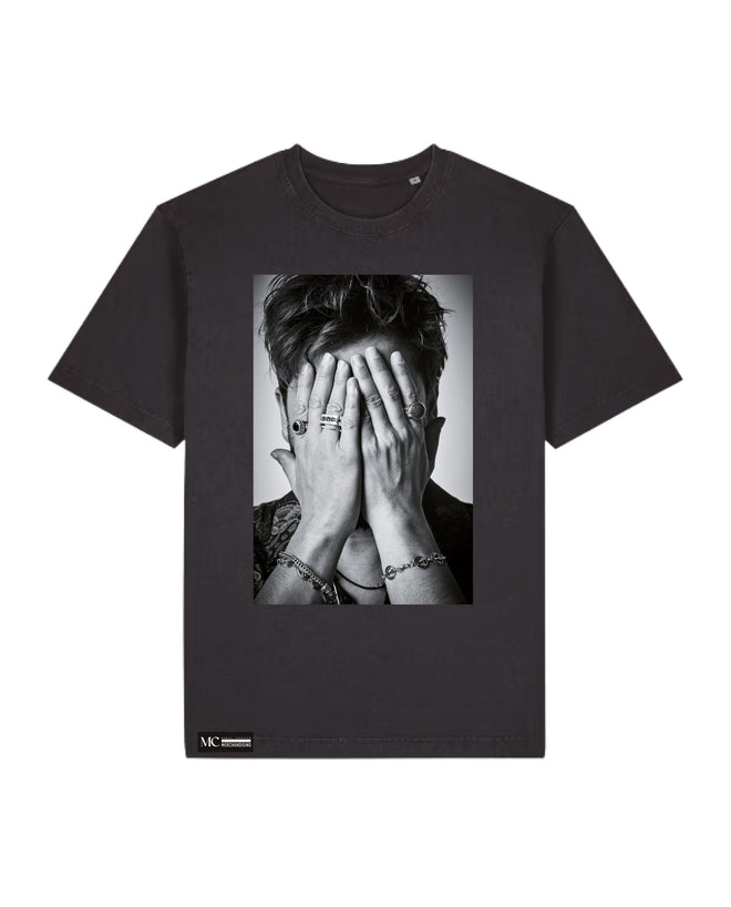 Manuel Carrasco - Camiseta Unisex "Foto Manos Cara" Negro Vintage - D2fy - Direct To Fans - Manuel Carrasco