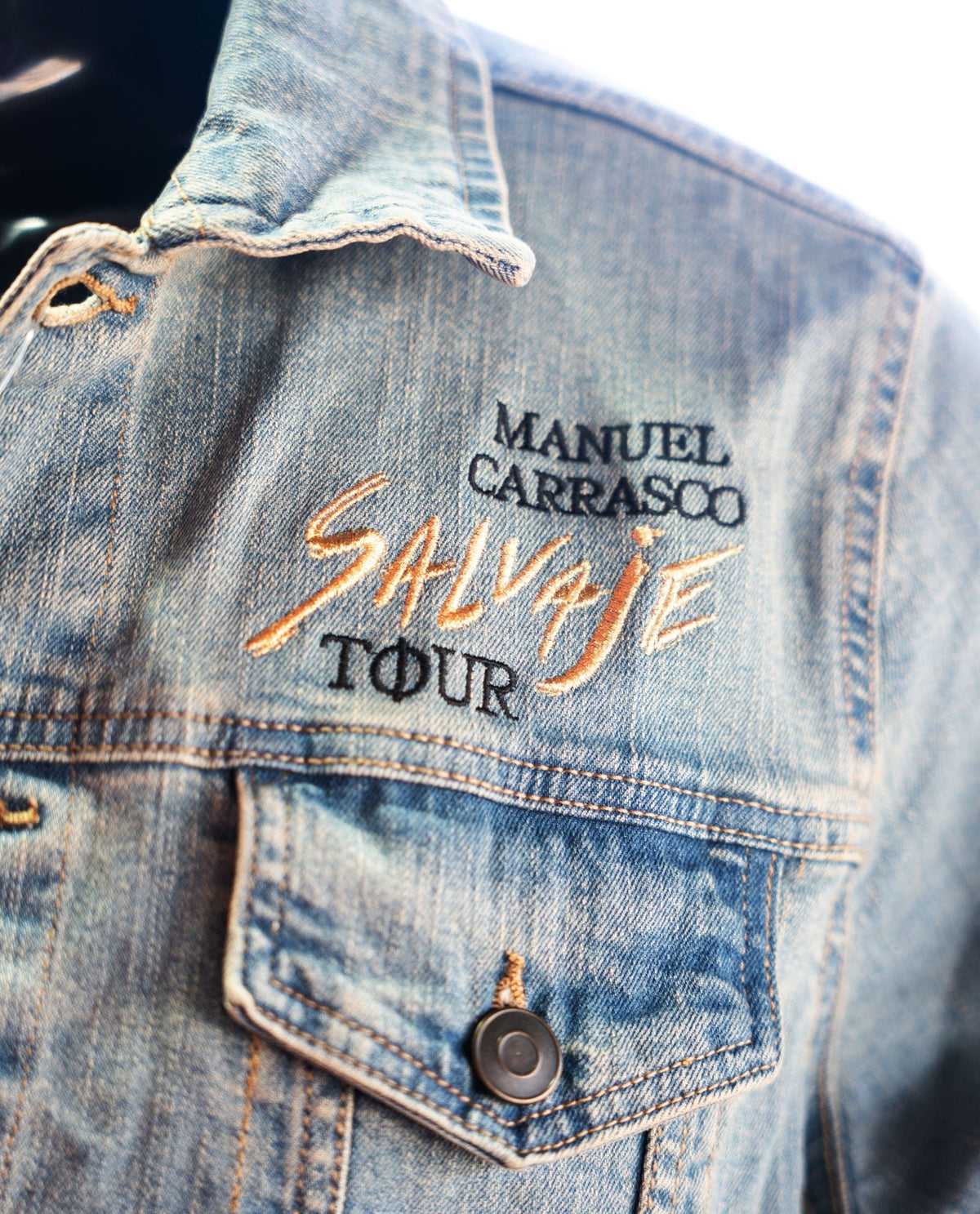 Manuel Carrasco - Cazadora Vaquera "Salvaje Tour" - D2fy · Rocktud - Manuel Carrasco