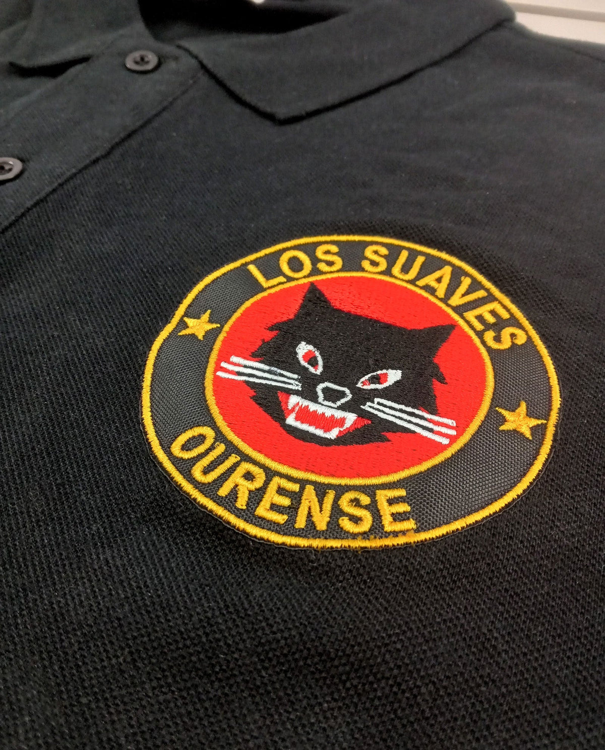 Polo Los Suaves Logo bordado - Rocktud - Los Suaves
